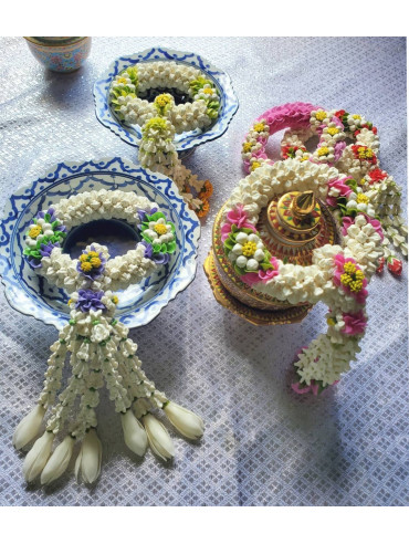 Vintage Flower Garland  clay 
