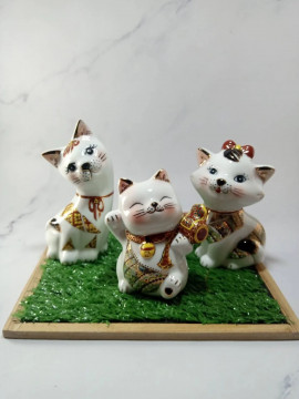 Lucky Cat and the Gang
